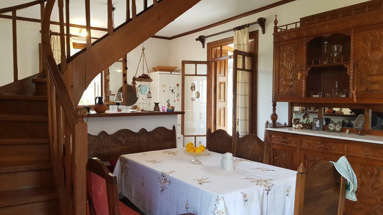 Ample Modern Country Home Неа Епидаврос Екстериор снимка